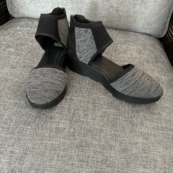 Eileen Fisher summer shoes! Mix of stretch fabric and suede w/ zippers at back. - Picture 2 of 4